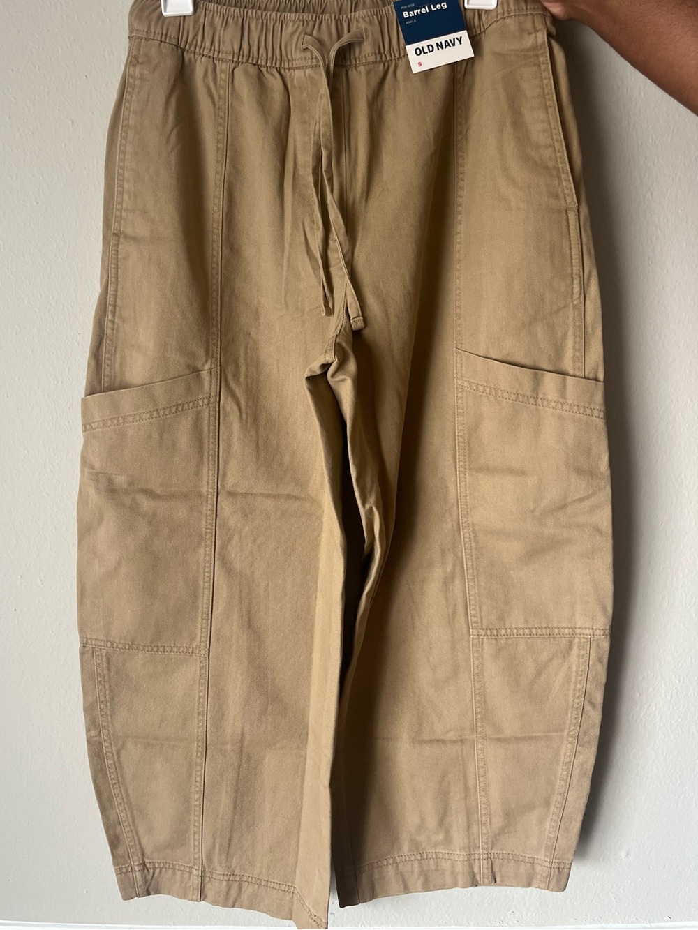 Old Navy Women’s Khaki Drawstring Cargo Shorts